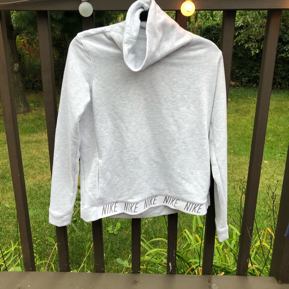 Nike pull over
